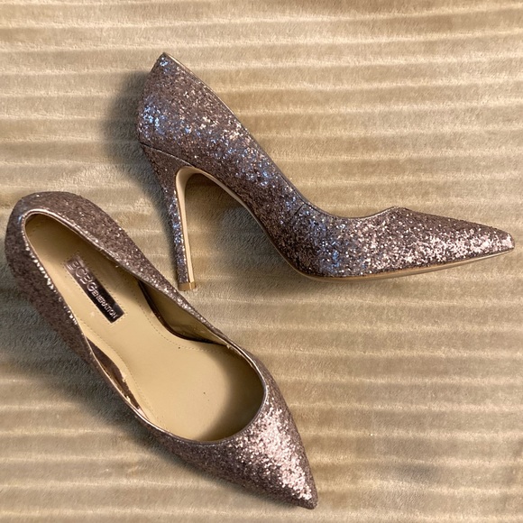 BCBGeneration Treasure High Heels Pointed Toe Shiny Taupe Pump Sz 8.5M (EU 38.5) - Picture 4 of 13